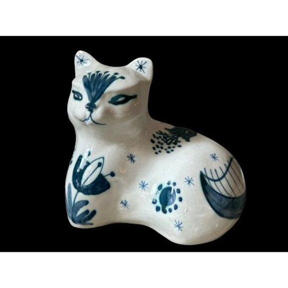 Made in England Hand Painted Ceramic Figurine of a Sitting CAT with Blue Florals - Picture 1 of 12